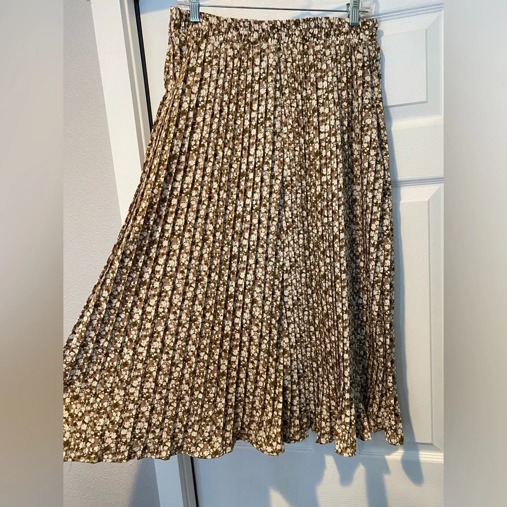Tan Floral Pleated Maxi Skirt - Picture 2 of 3